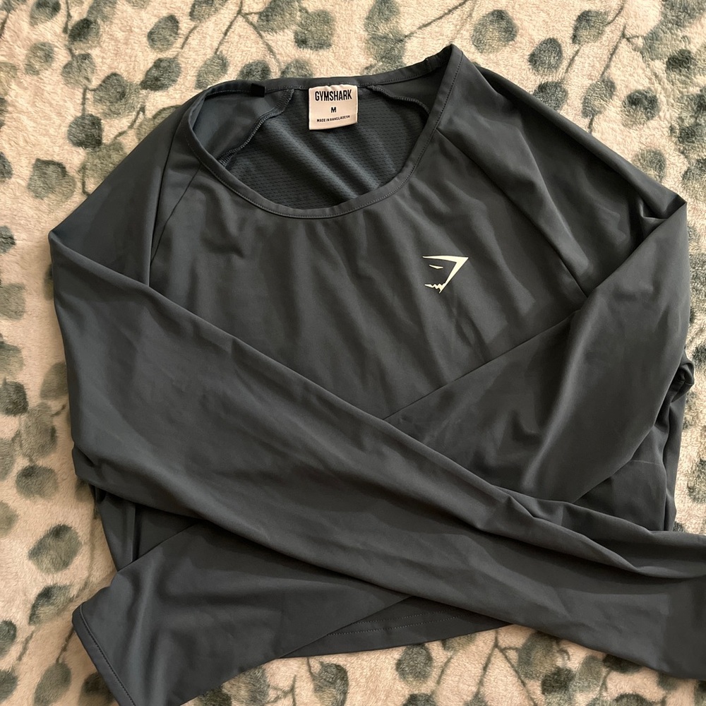 Gymshark cropped active shirt size M